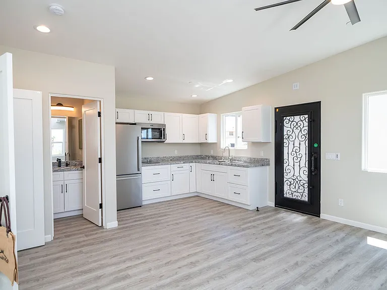 2441 McCulloch Blvd — Photo 12