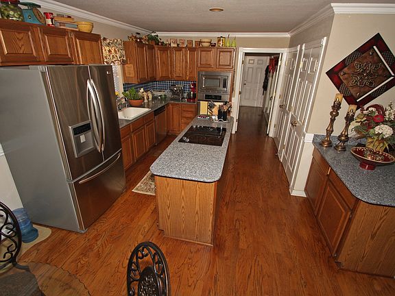 Kitchen Offers 2 Pantries
