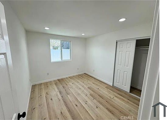 1st image of 922 E Lanzit Ave