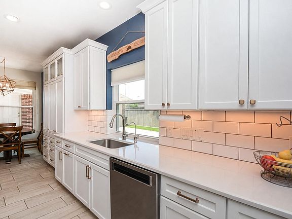 5th image of 19 Oakmere Pl