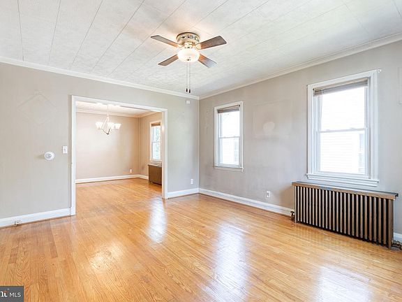 4th image of 24 McCormick Ave