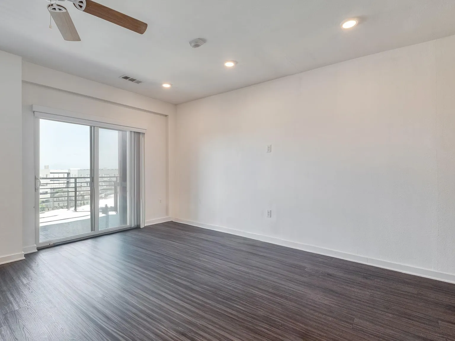 1 bed, 1.0 bath, 749 sqft, $1,550 — Photo 4