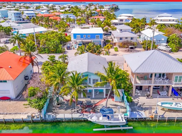 667 Caribbean Dr E, Summerland Key, FL 33042