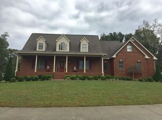 613 Long Creek Rd, Dover, TN 37058