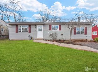 28 Tunison Rd, New Brunswick, NJ 08901