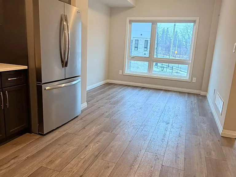 720 Grey St #50 — Photo 8