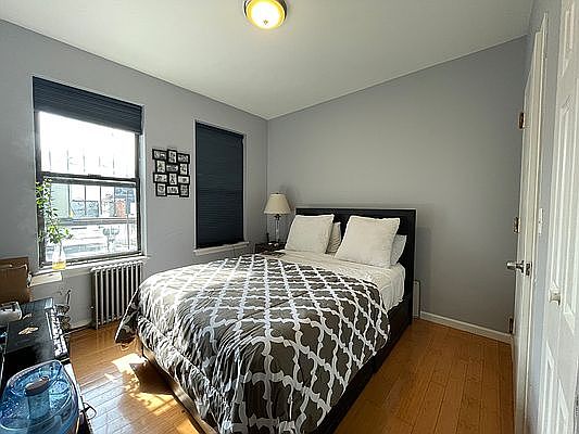 3rd image of 31-32 Ditmars Blvd #1
