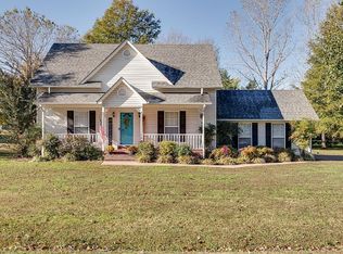 1587 Branch Dr, Lawrenceburg, TN 38464
