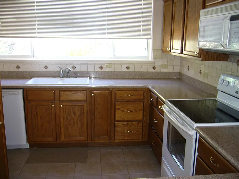 192 Barcelona Way — Photo 6