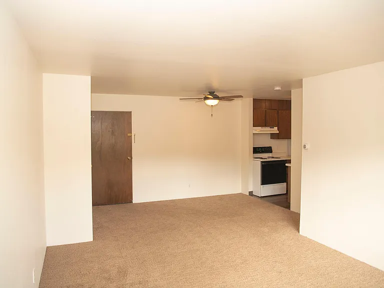 840 Plymouth Dr #203 — Photo 5