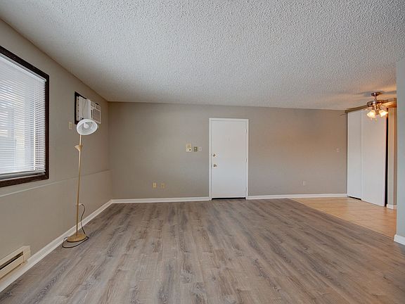 5th image of 2224 Oneida St Unit 202