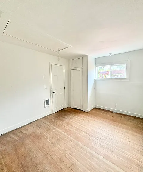 3012 Hollywood Ave NE — Photo 16
