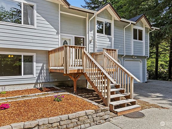 4th image of 1529 SE Shadowood Drive