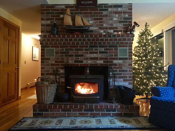 10 Fort Point Cove Rd, Stockton Springs, ME 04981 | Zillow