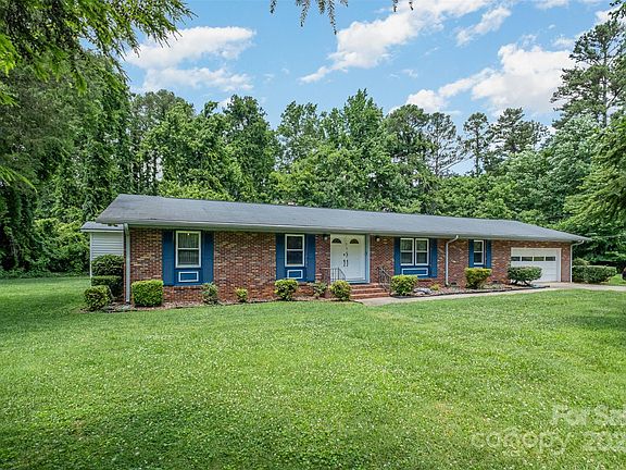 3rd image of 7307 Monaco Dr