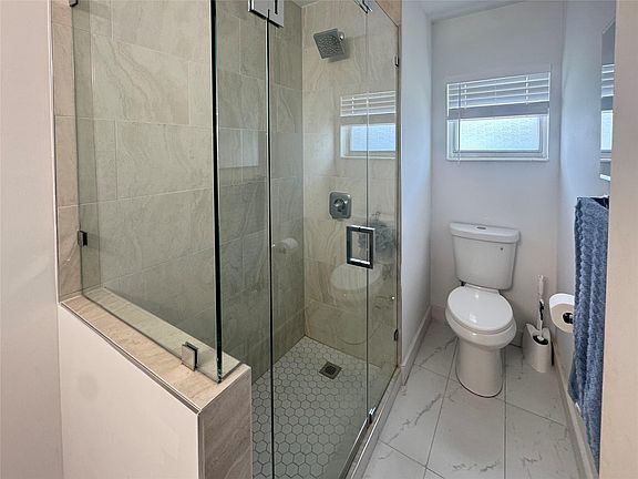 5th image of 151 SW 15th Street