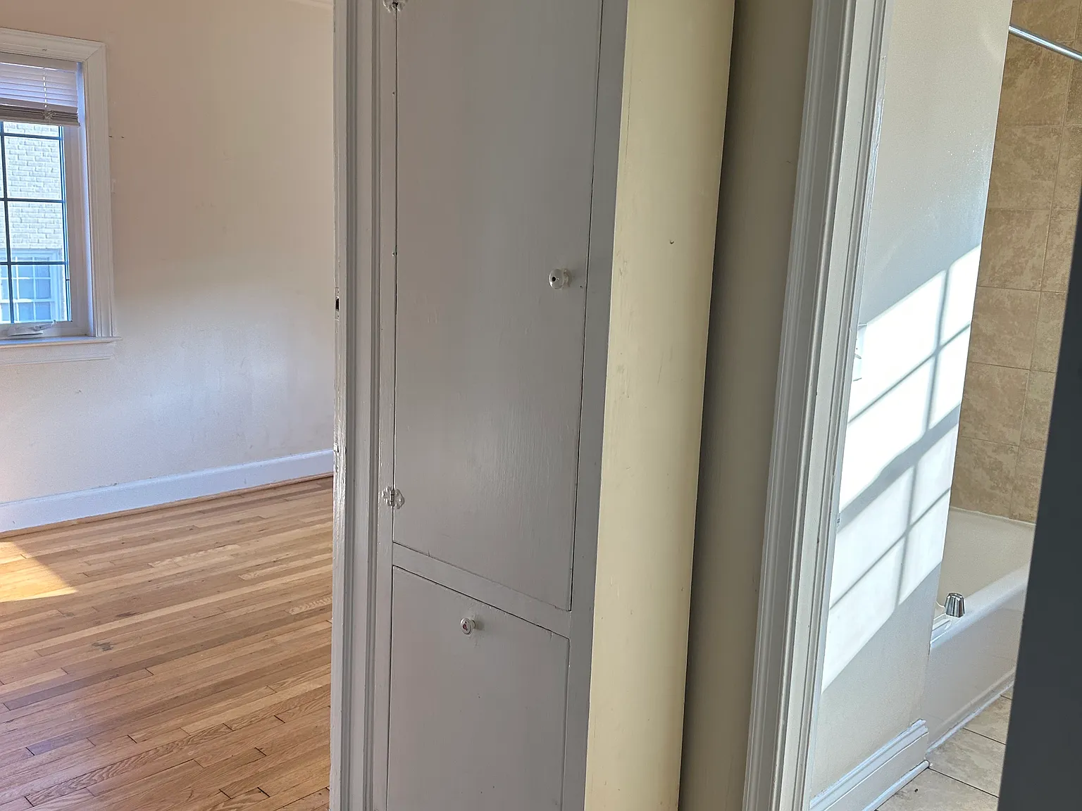 2 bed, 900 sqft, $1,050 — Photo 3