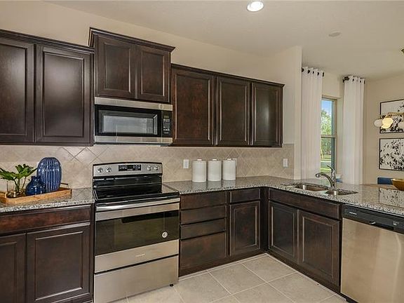 2nd image of 2751 Red Horse Dr