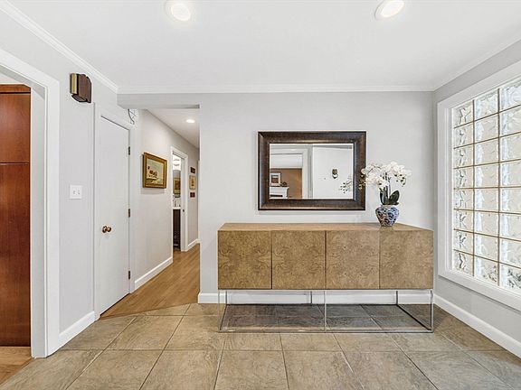 2nd image of 90 Elmwood Rd