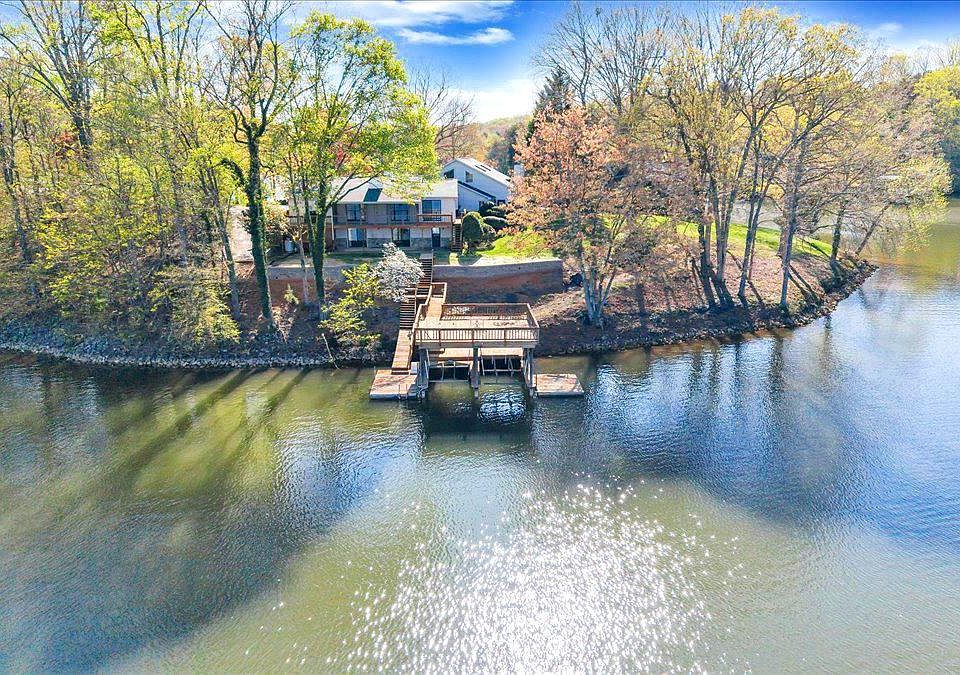 1st image of 324 Indian Pointe Dr