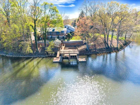 324 Indian Pointe Dr, Hardy, VA 24101