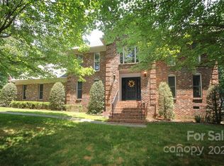 6800 Tree Hill Rd, Matthews, NC 28104