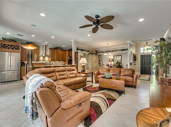 3rd image of 8487 Manderston Ct