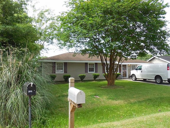 3rd image of 1403 Fannin St
