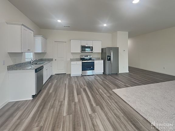 5th image of 2557 Sanders Creek Dr