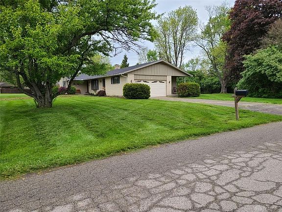 2nd image of 1240 Cedarcliff Dr