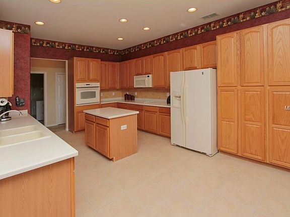 4th image of 23446 Abercorn Ln