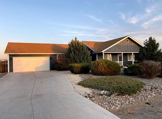 6320 Bluegrass Dr, Stagecoach, NV 89429