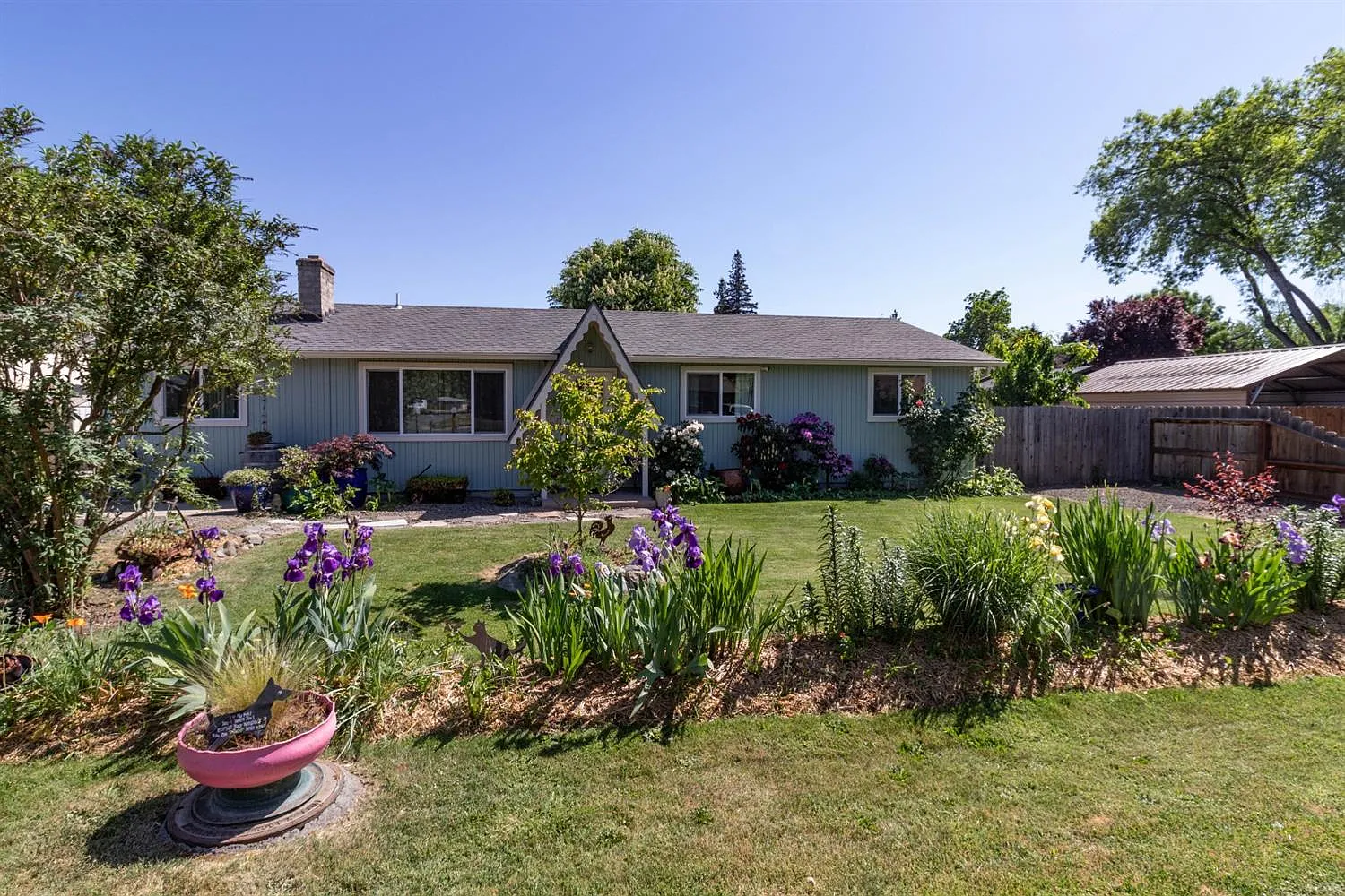 108 Mace Rd photo 1