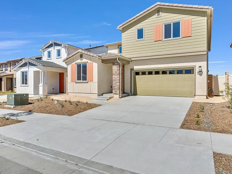 34427 Sakura Ln — Photo 2