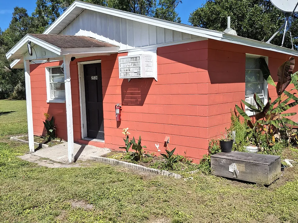 2528 SW Lois Ave #2534