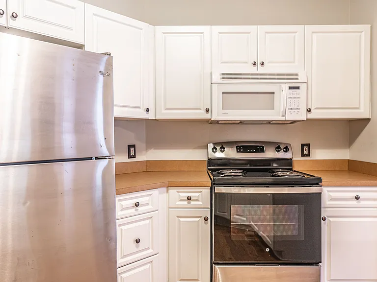 1110 Devonshire Trl — Photo 8