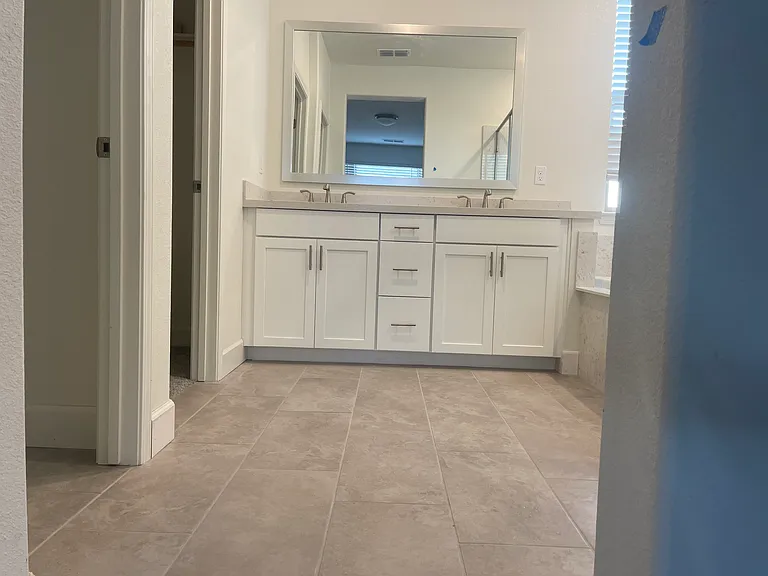 572 Knightsbridge Ct — Photo 12