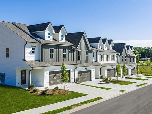 3rd image of 202 Sharon Ln #5