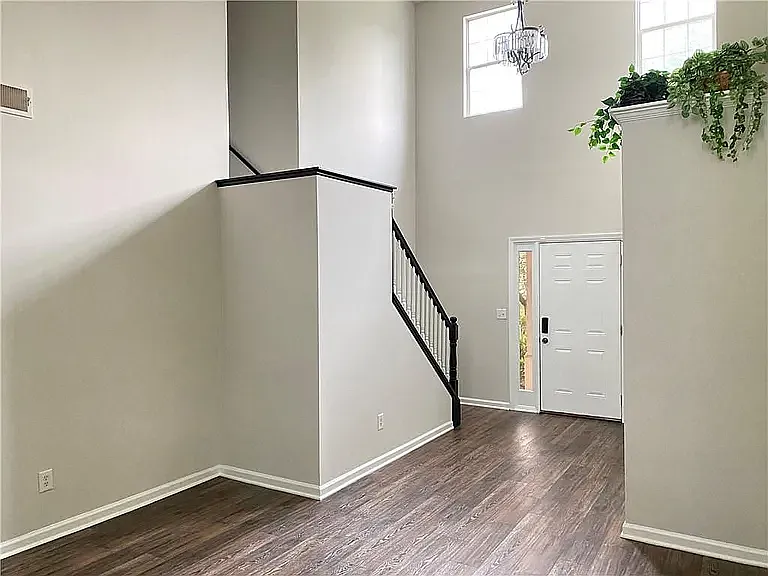 3 bed, 3.0 bath, 1891 sqft, $2,250 — Photo 2