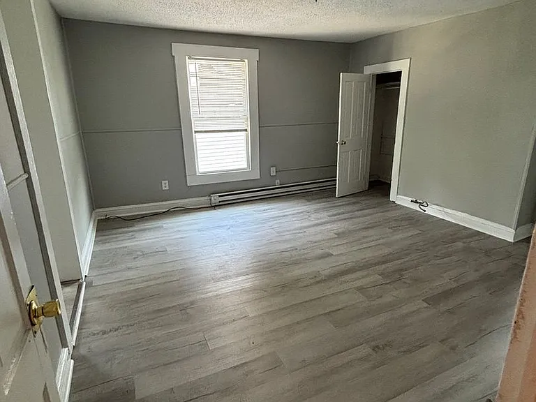 156 Garrett St — Photo 8