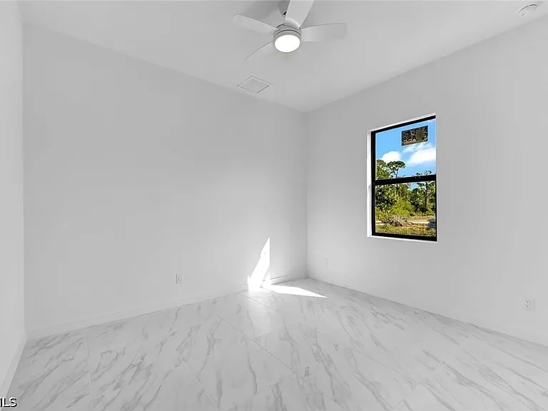 846 Cadis St E — Photo 18