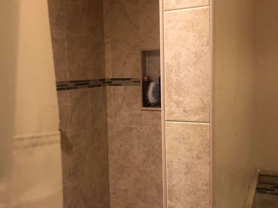 2nd image of 1006 N Johnson St