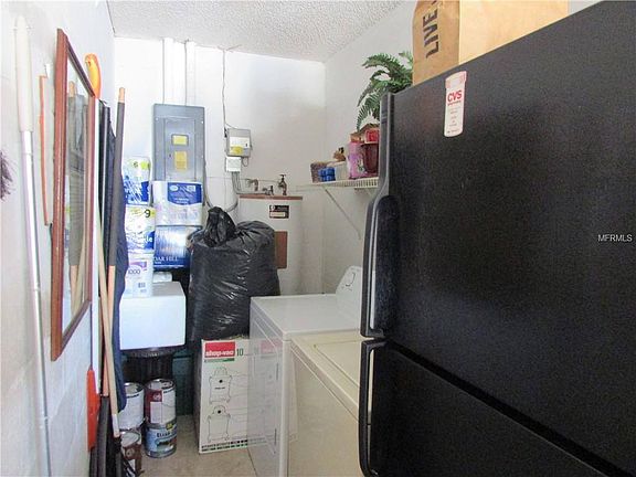 5th image of 2301 E Dana Dr