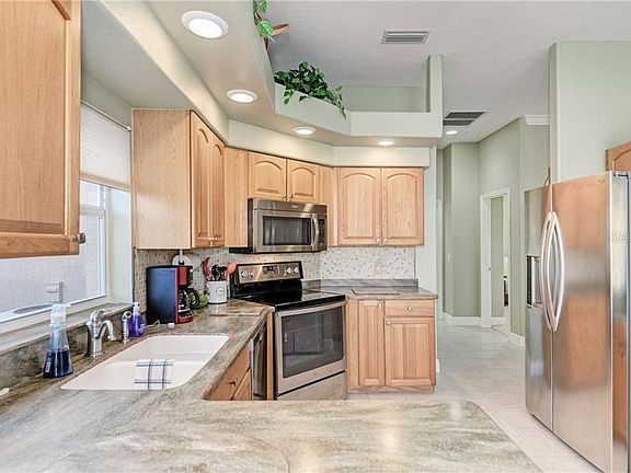 3rd image of 416 Pebble Creek Ct