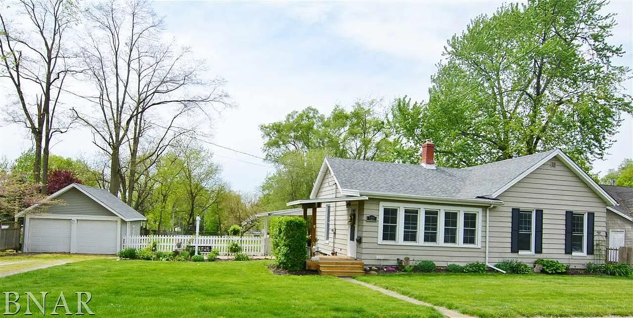 121 Magoun St photo 1