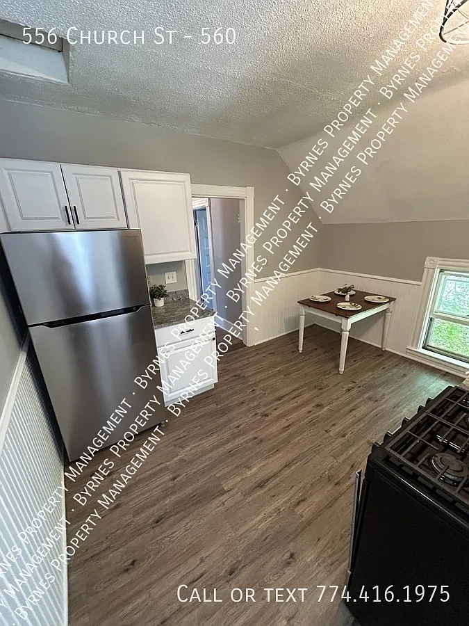 3 bed, $2,000 — Photo 1
