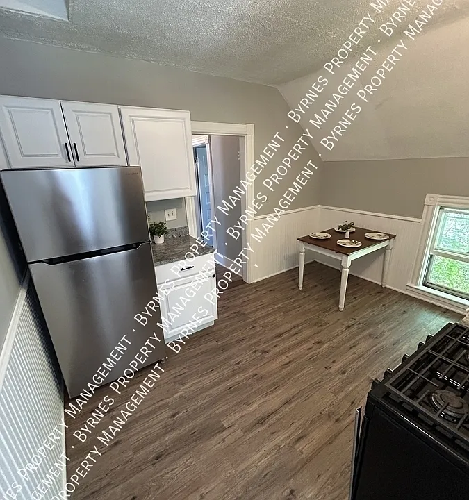 556 Church St #560