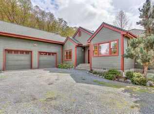 1143 S 3rd St, Jacksonville, OR 97530