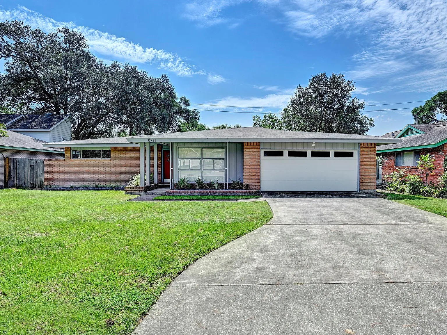 4 bed, 2.0 bath, 1762 sqft, $3,000 — Photo 1