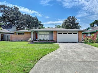 9771 Westview Dr, Houston, TX 77055